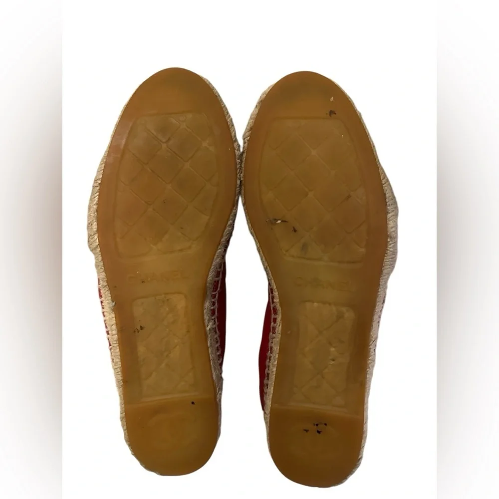 Authentic Chanel Red Lambskin Leather CC Logo Espadrille size 37,l